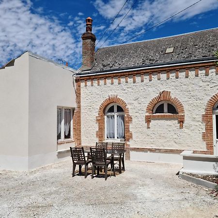 Saint-Ay Sur La Route Des Chateaux Esterno foto
